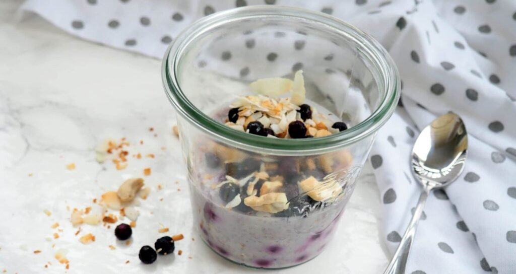 Blueberry Overnight Oats with Greek Yogurt